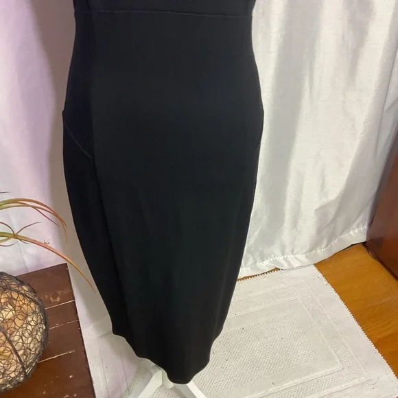 Felicity & Coco Ward Seamed Pencil Dress
( Worn Once ) - Picture 5 of 14